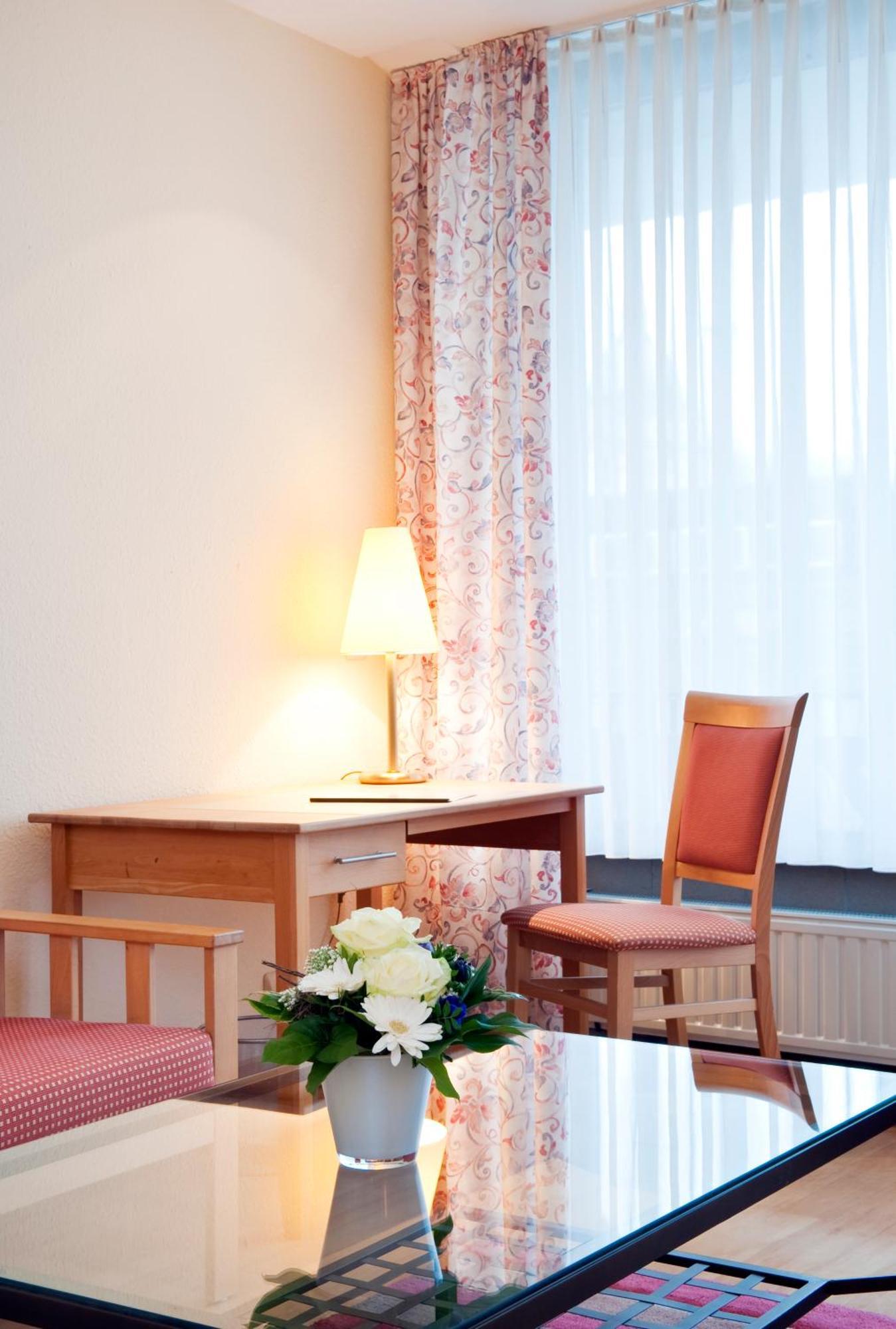 Appartements Am Kleeblatt วุปปาทัล ภายนอก รูปภาพ